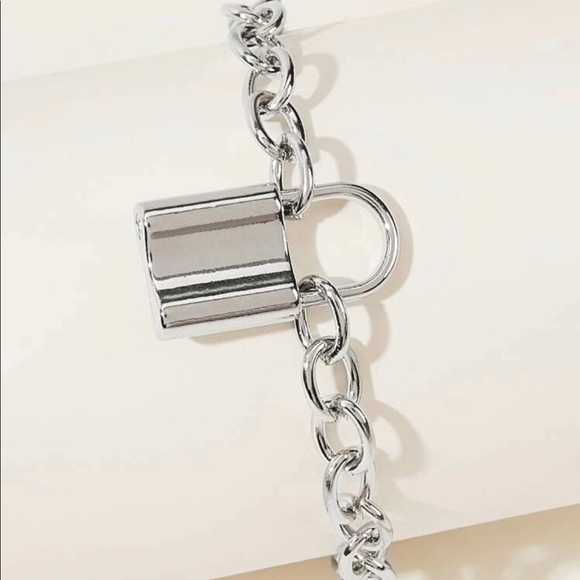 Jewelry - ✨Silver Lock Charm Bracelet✨